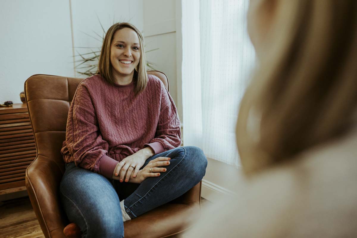 LPD Jennifer Savage conducts an EMDR session with a client